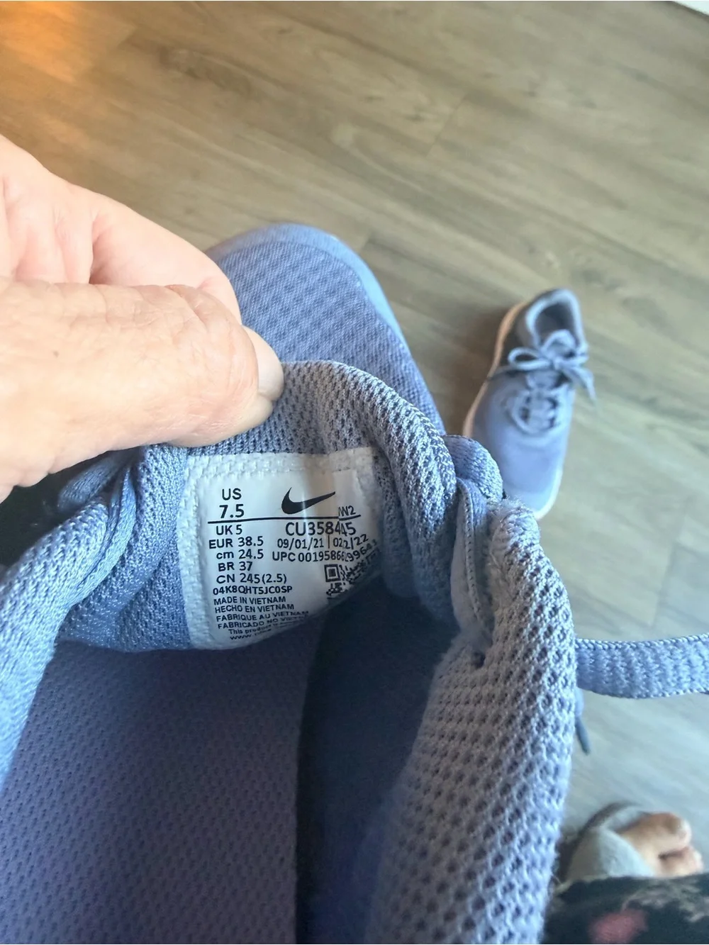 Nike Women’s Light Lavender Mesh Lace-Up Athletic Sneakers